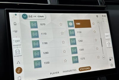 2026 Land Rover Range Rover Velar Dynamic SE