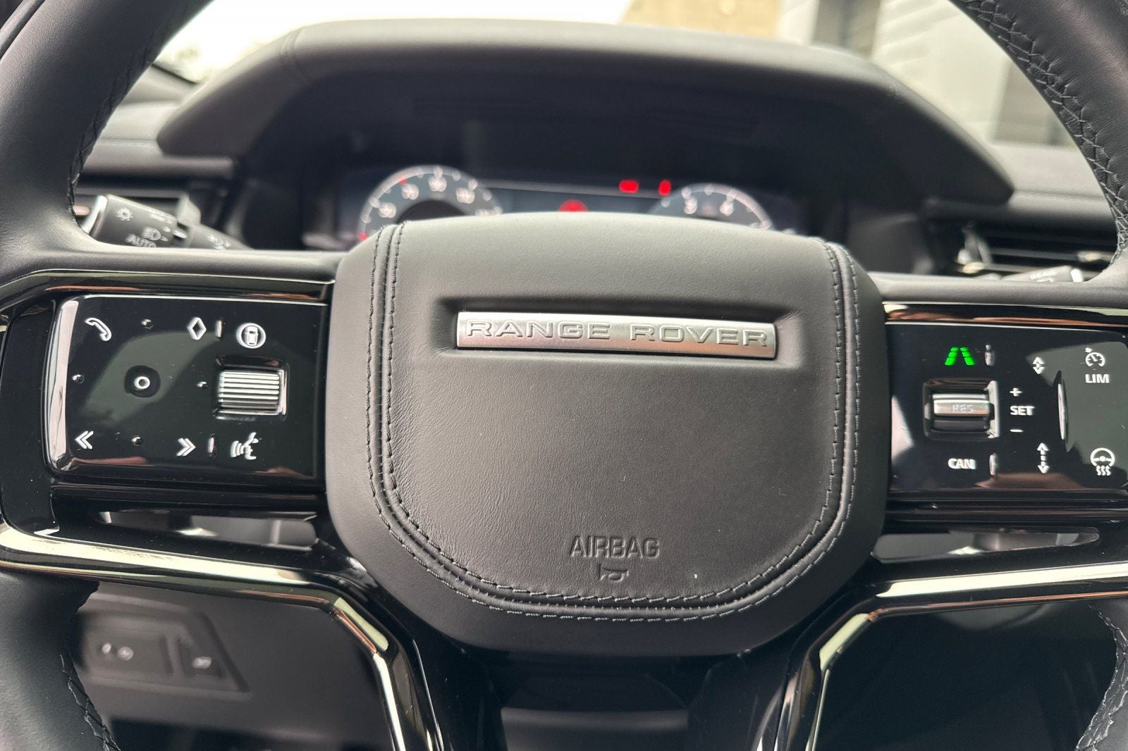 2026 Land Rover Range Rover Velar Dynamic SE