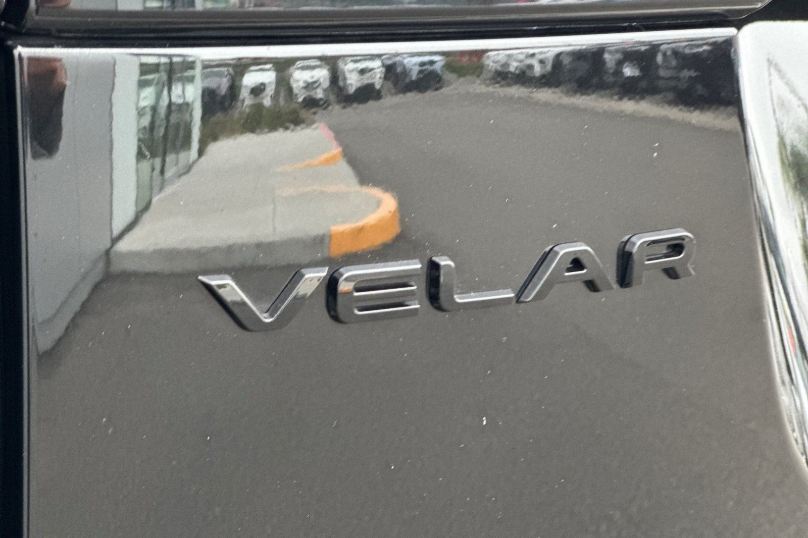 2026 Land Rover Range Rover Velar Dynamic SE