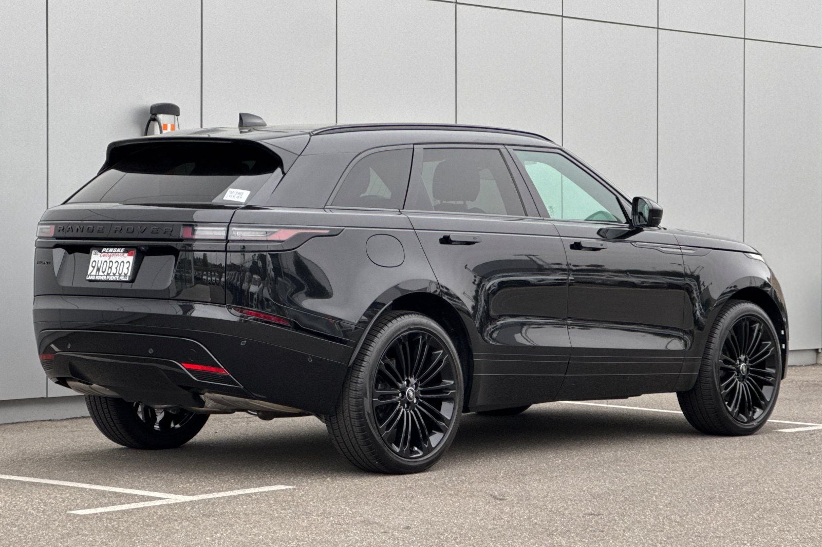 2026 Land Rover Range Rover Velar Dynamic SE