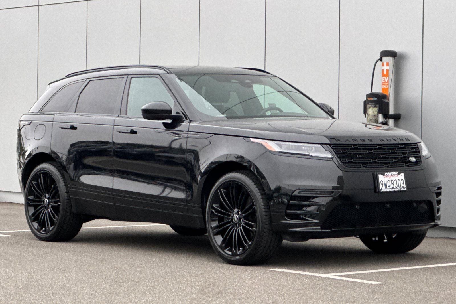 2026 Land Rover Range Rover Velar Dynamic SE