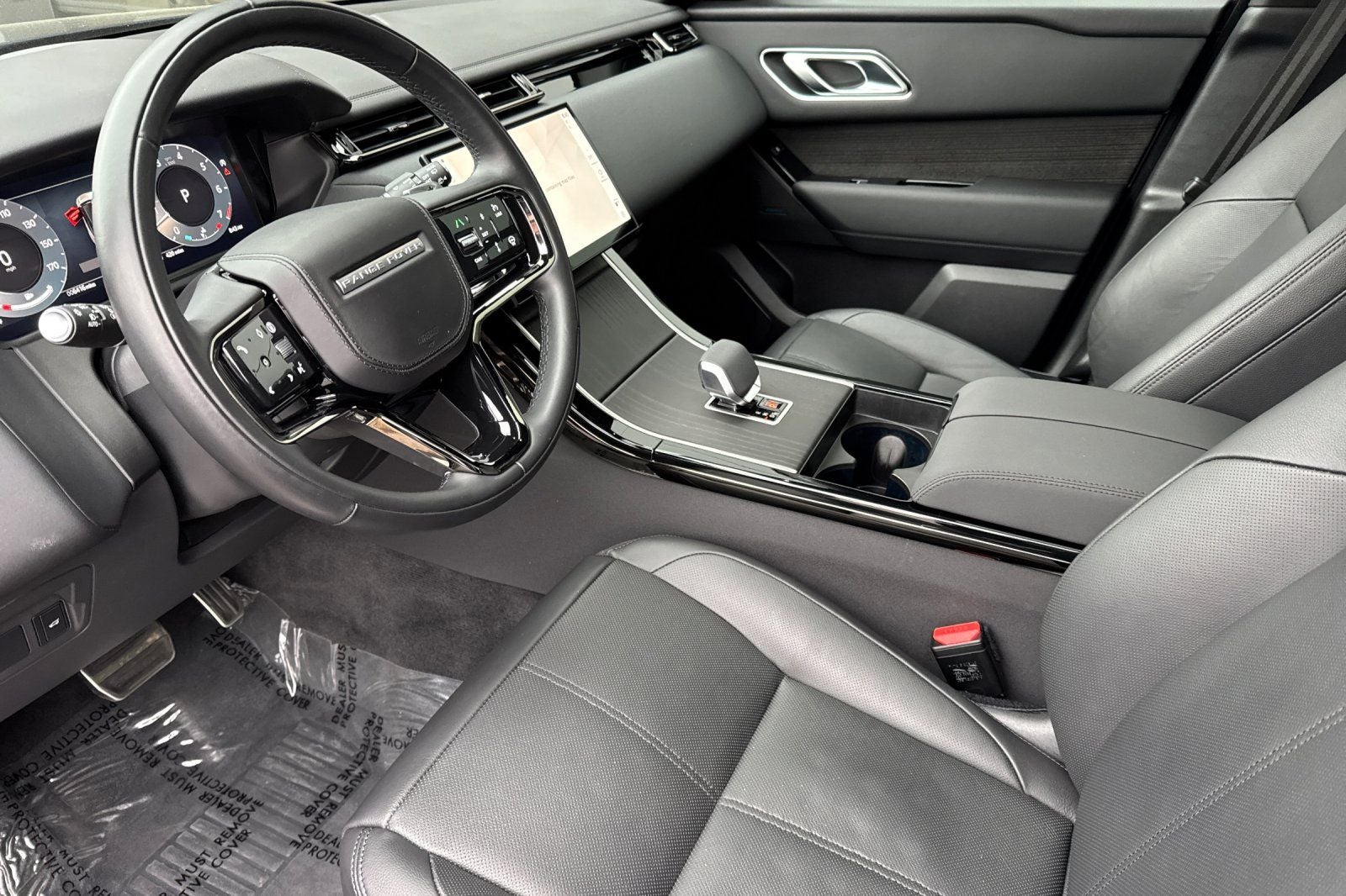 2026 Land Rover Range Rover Velar Dynamic SE