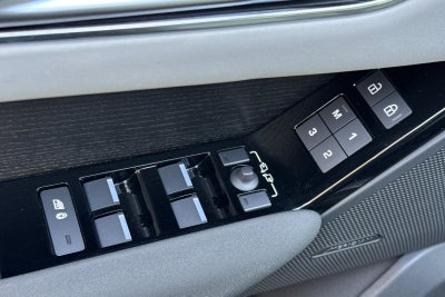 2025 Land Rover Range Rover Velar Dynamic SE