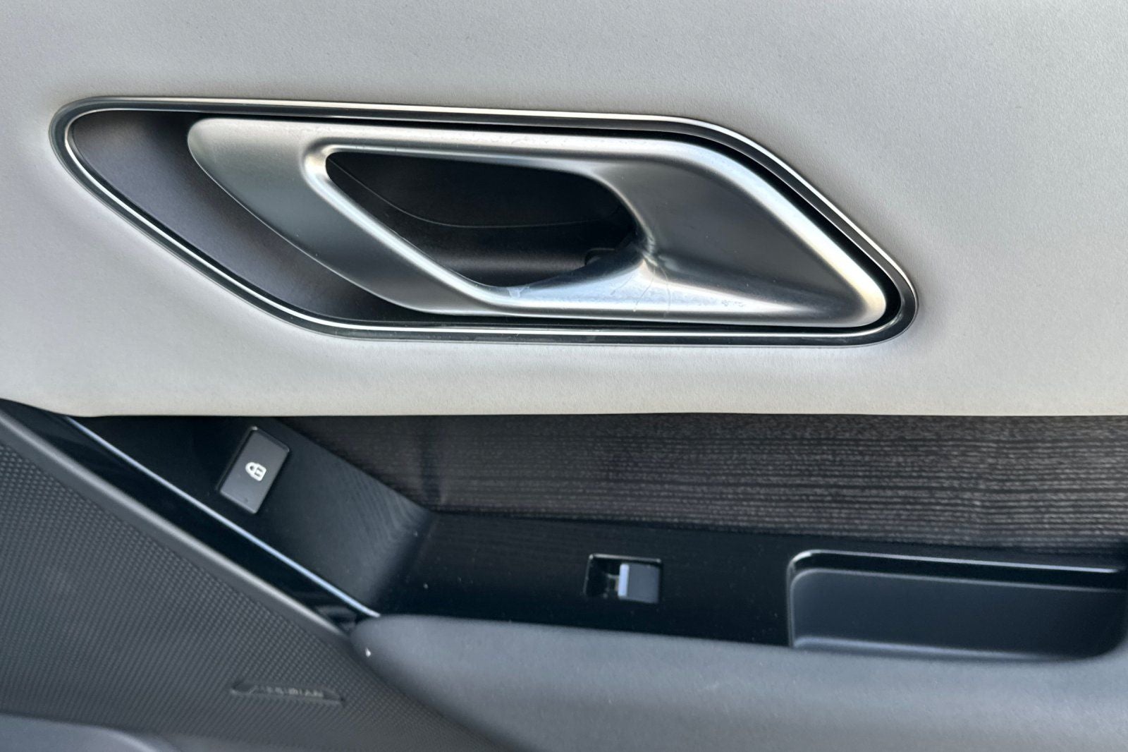 2025 Land Rover Range Rover Velar Dynamic SE