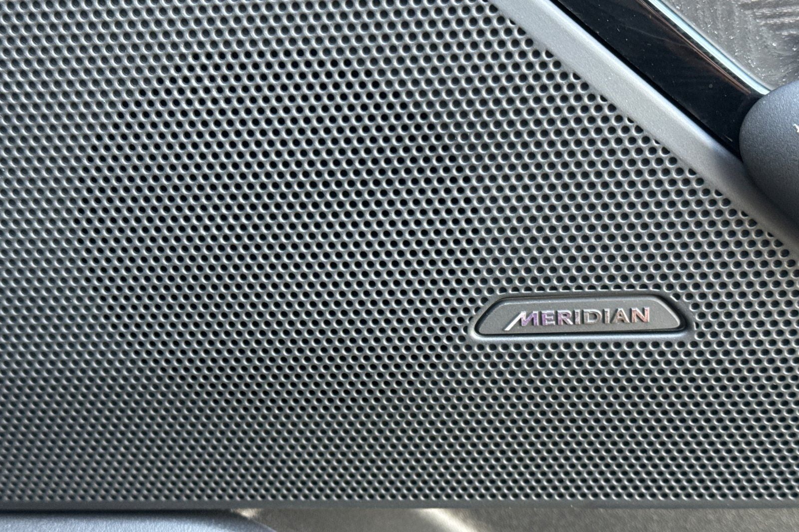 2025 Land Rover Range Rover Velar Dynamic SE