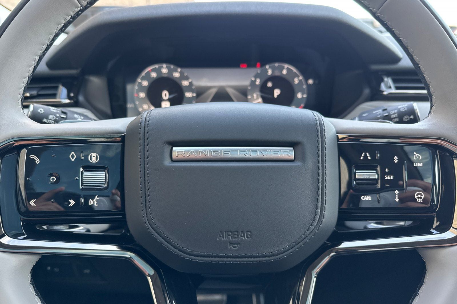 2025 Land Rover Range Rover Velar Dynamic SE