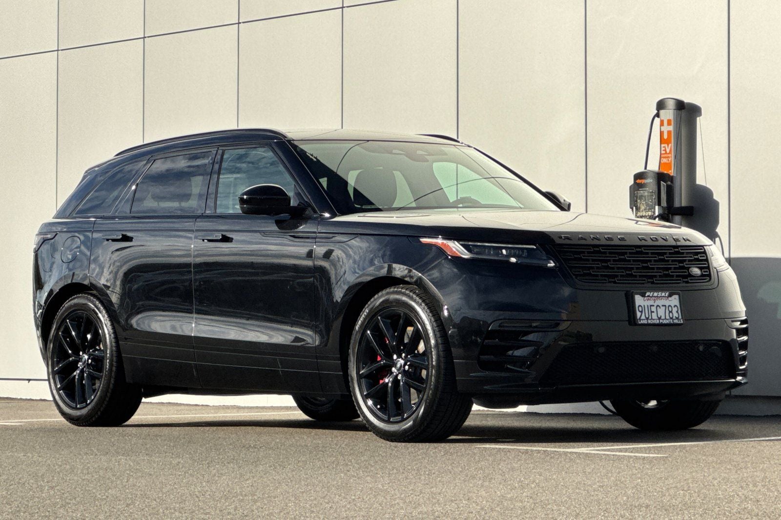 2025 Land Rover Range Rover Velar Dynamic SE