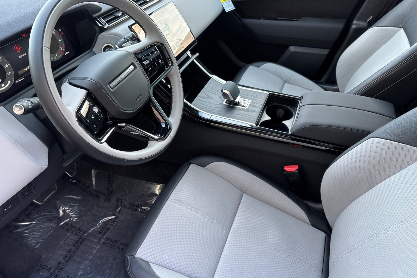 2025 Land Rover Range Rover Velar Dynamic SE