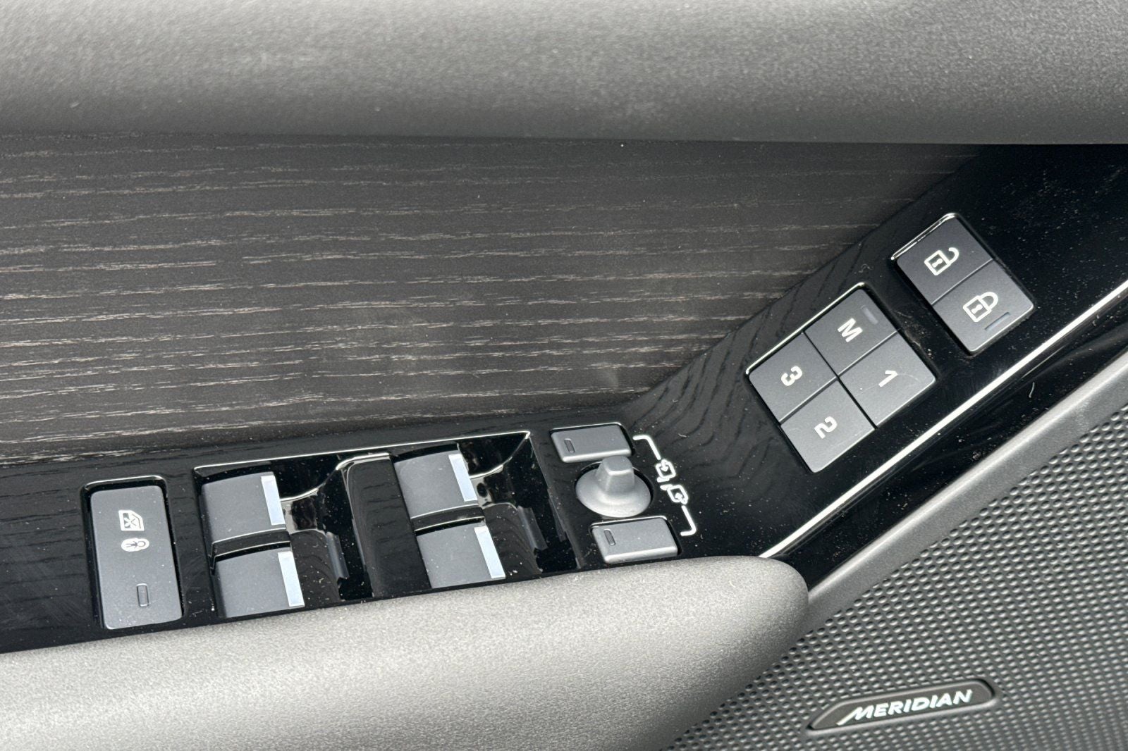 2026 Land Rover Range Rover Velar Dynamic SE