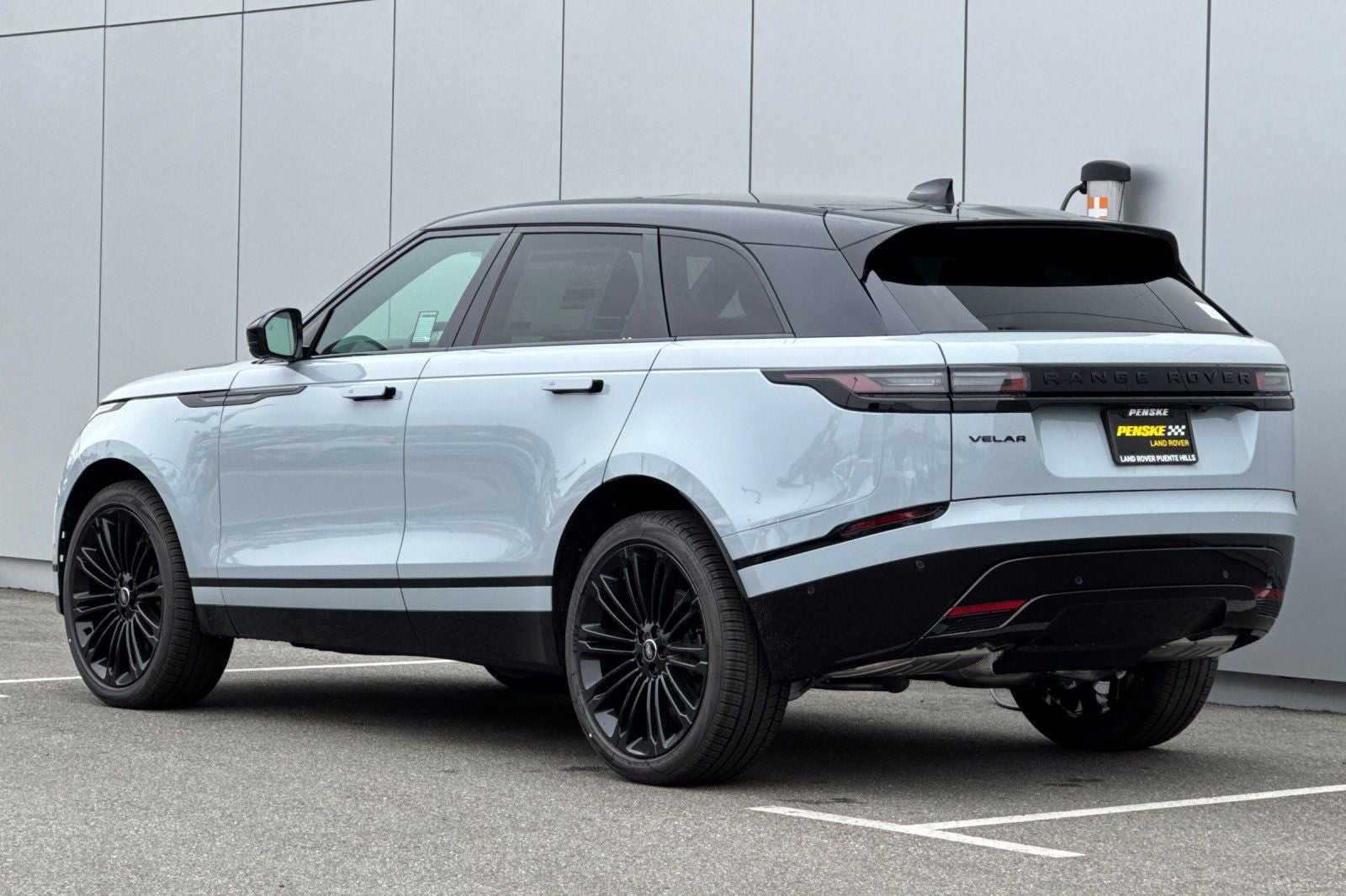 2026 Land Rover Range Rover Velar Dynamic SE