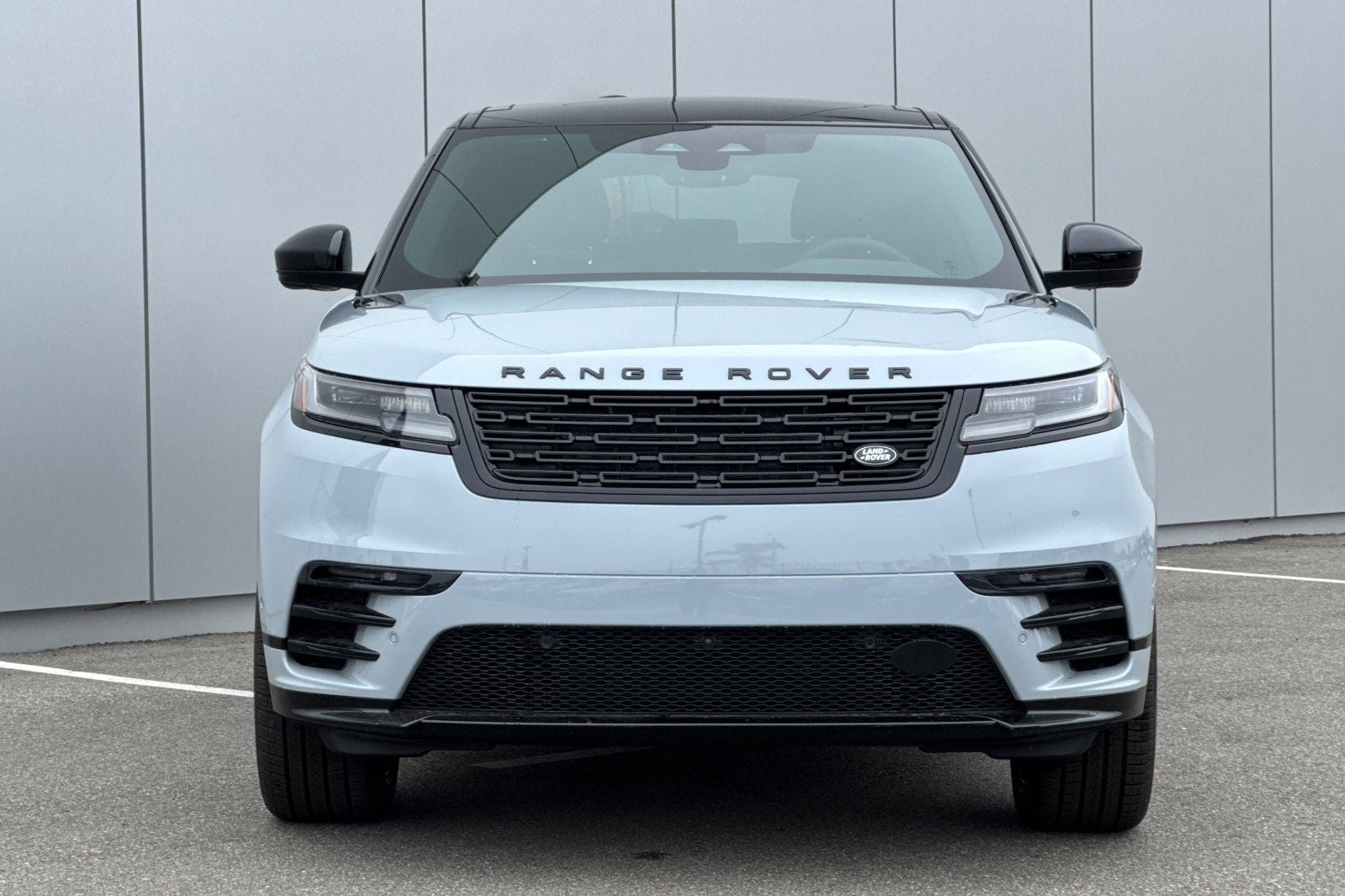 2026 Land Rover Range Rover Velar Dynamic SE