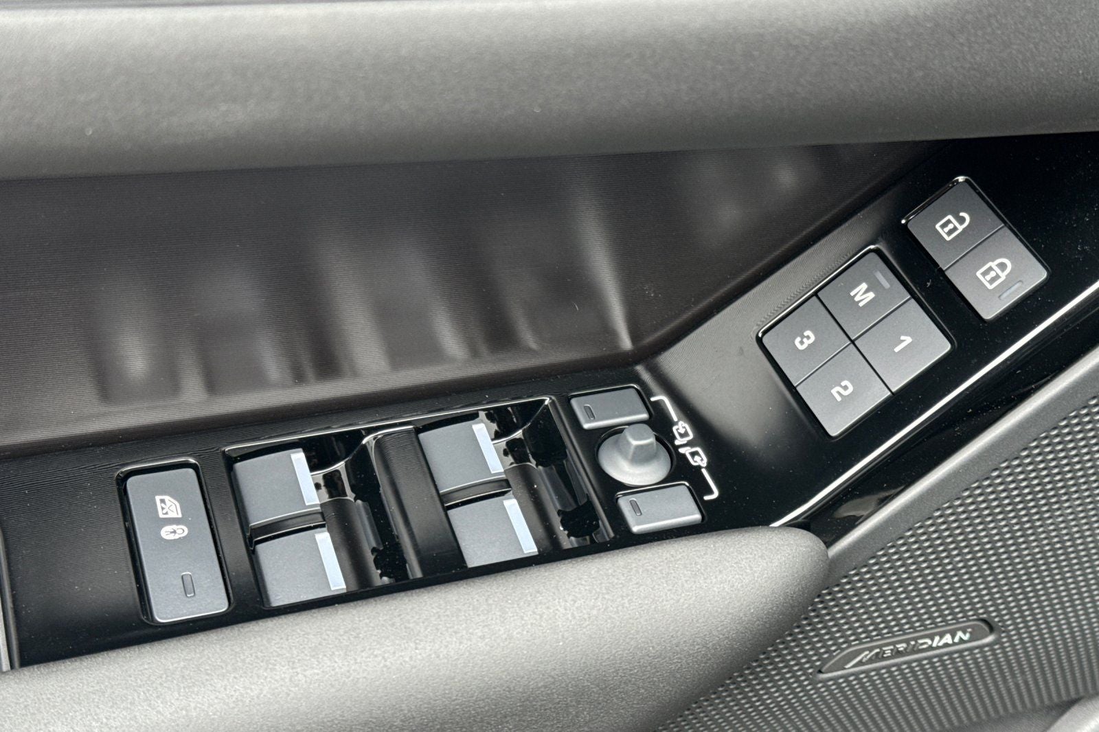 2026 Land Rover Range Rover Velar Belgravia Edition
