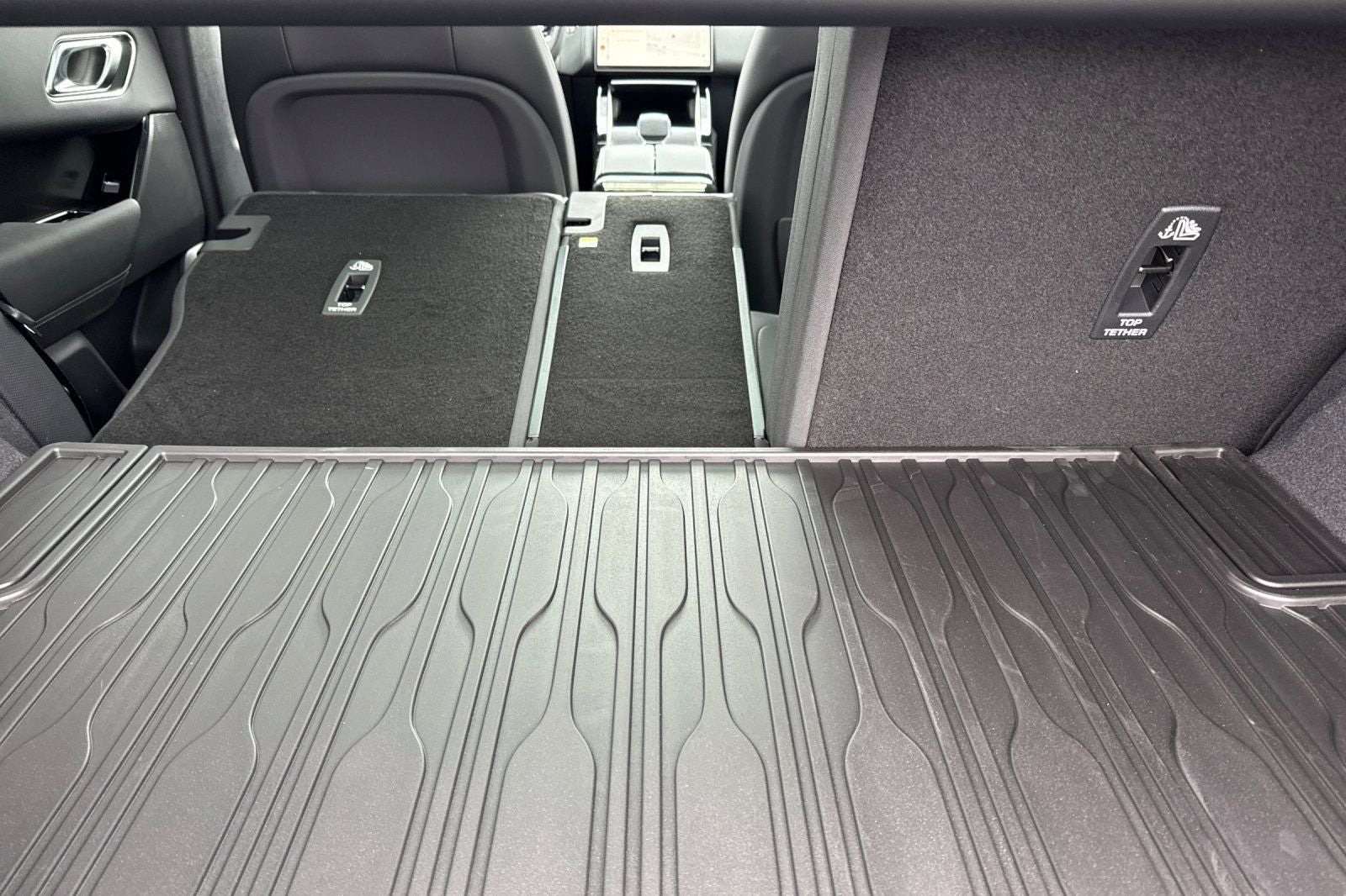 2026 Land Rover Range Rover Velar Belgravia Edition