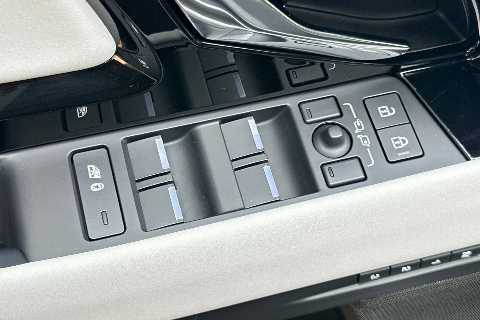 2025 Land Rover Range Rover Evoque Dynamic