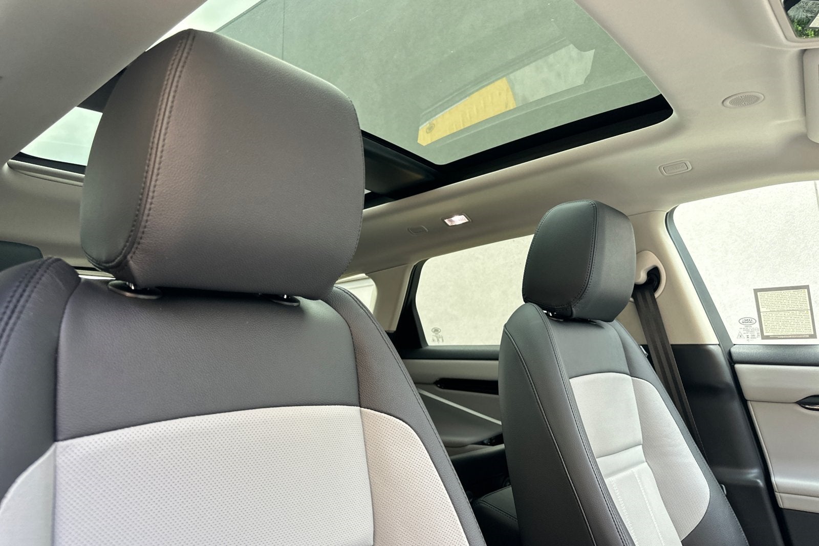 2025 Land Rover Range Rover Evoque Dynamic