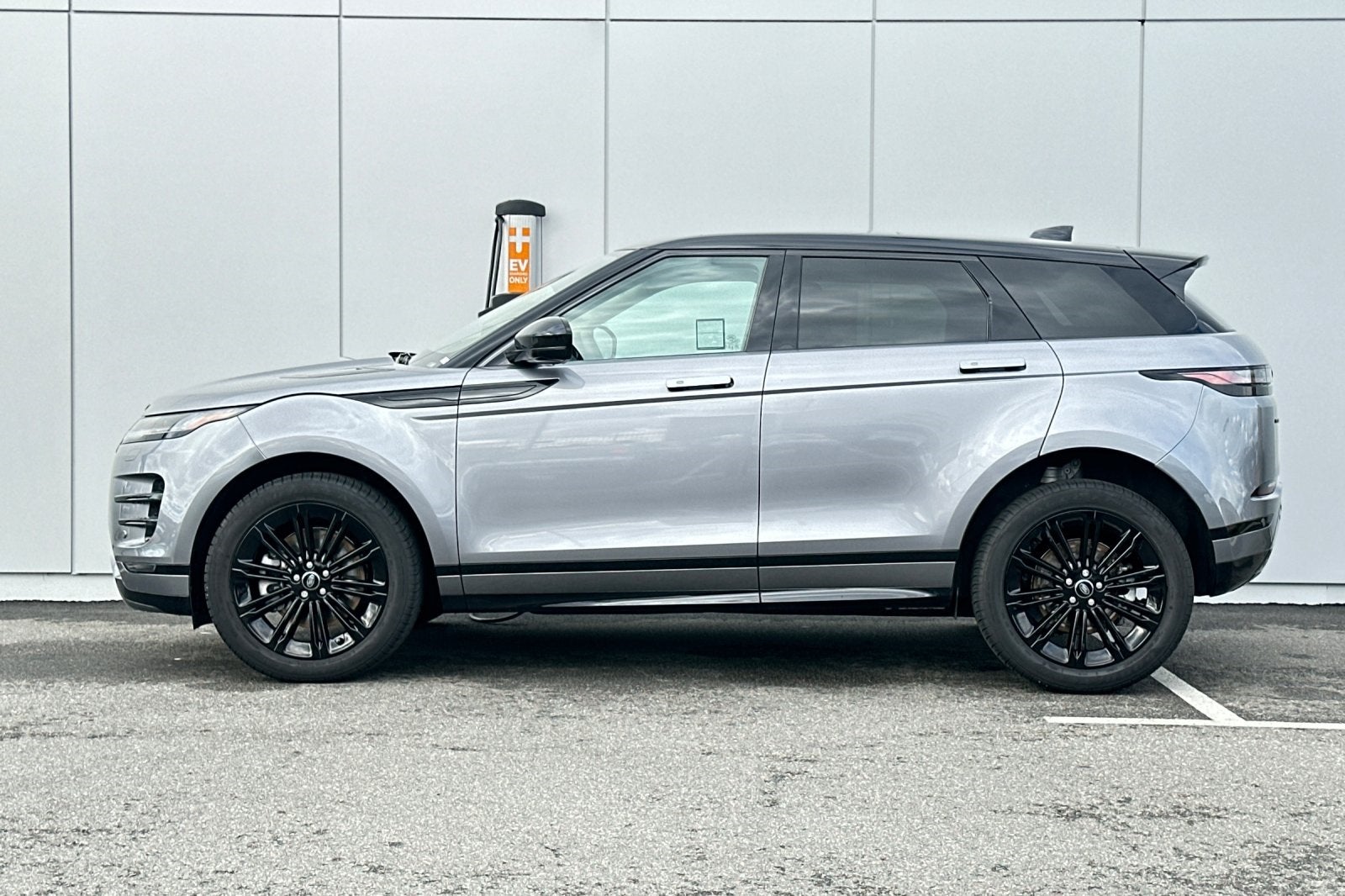 2025 Land Rover Range Rover Evoque Dynamic