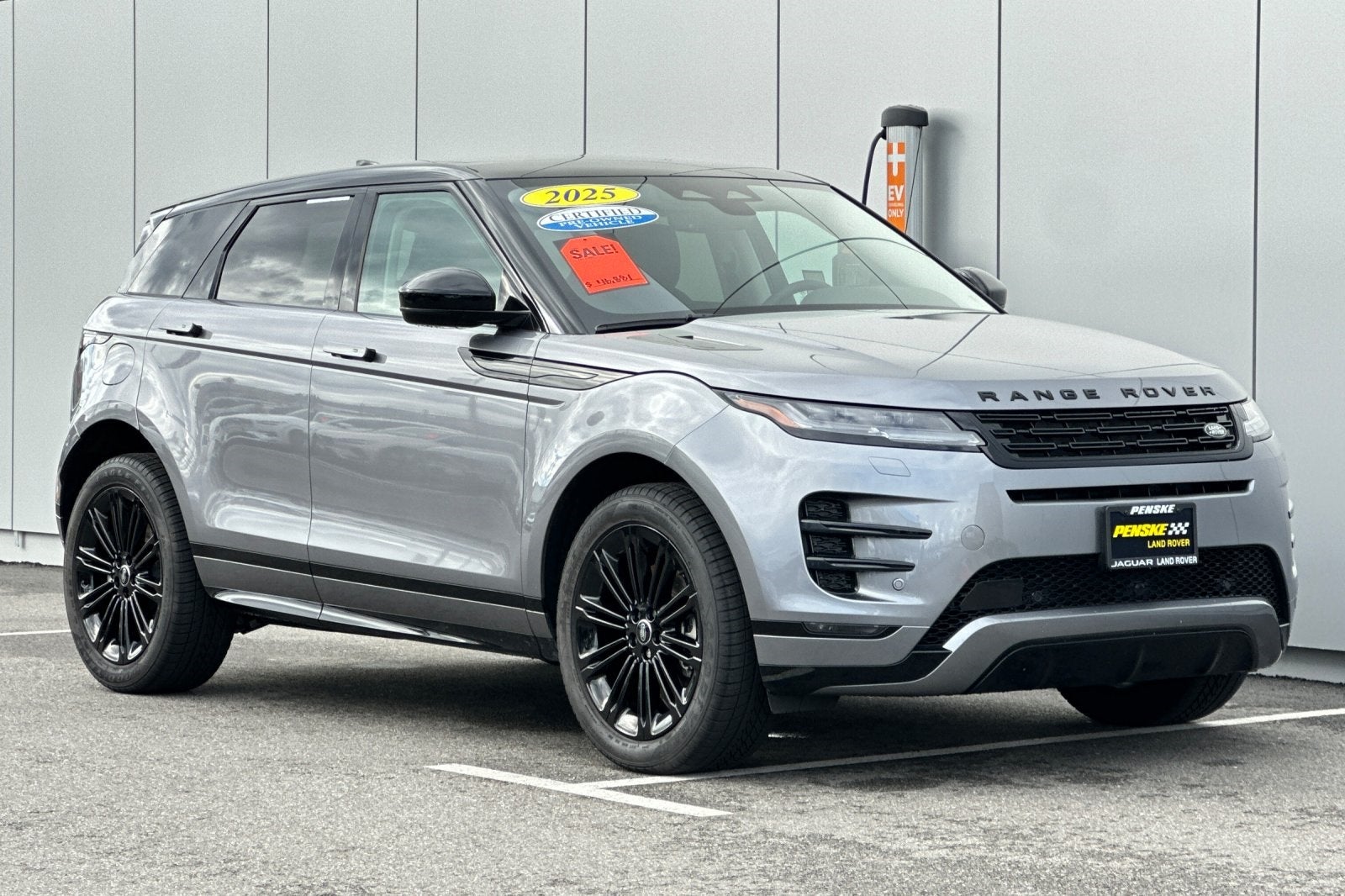 2025 Land Rover Range Rover Evoque Dynamic