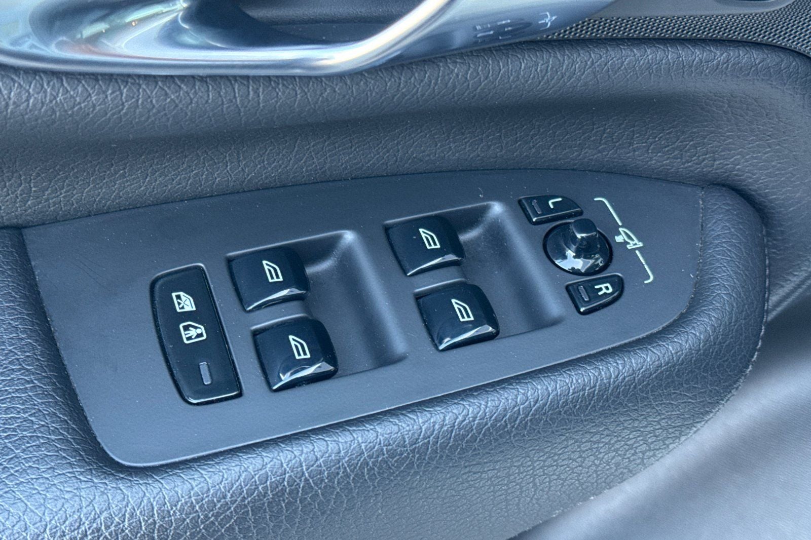 2022 Volvo XC90 T5 Momentum