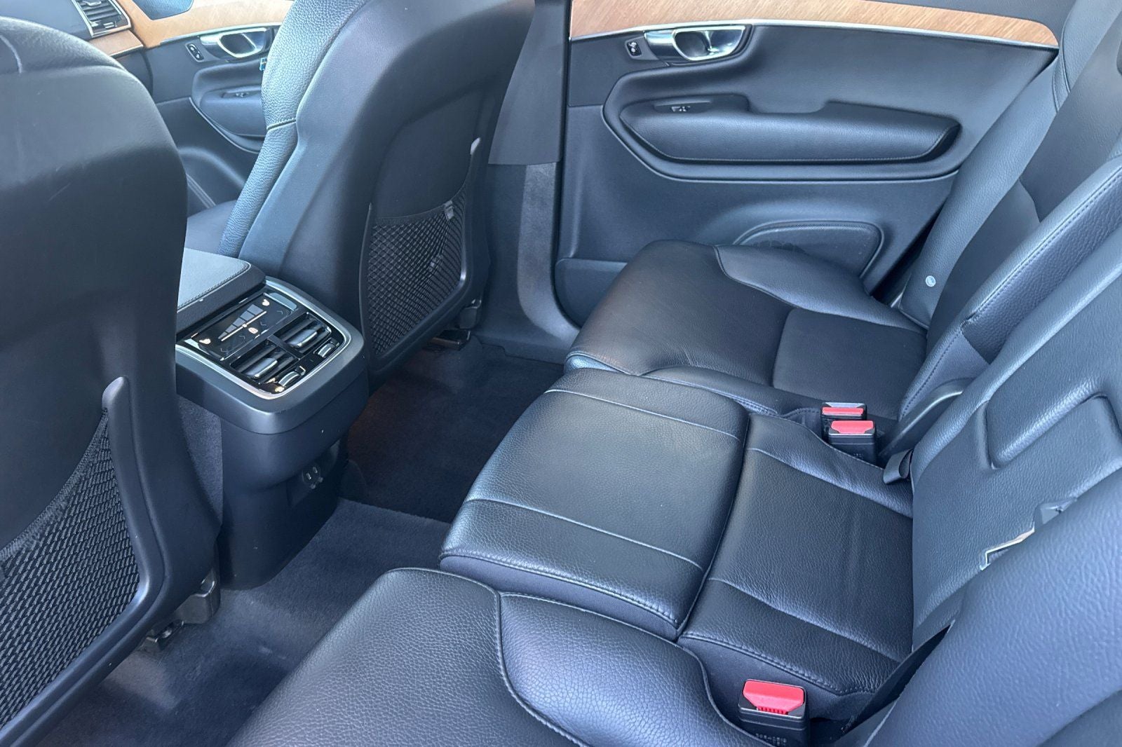 2022 Volvo XC90 T5 Momentum