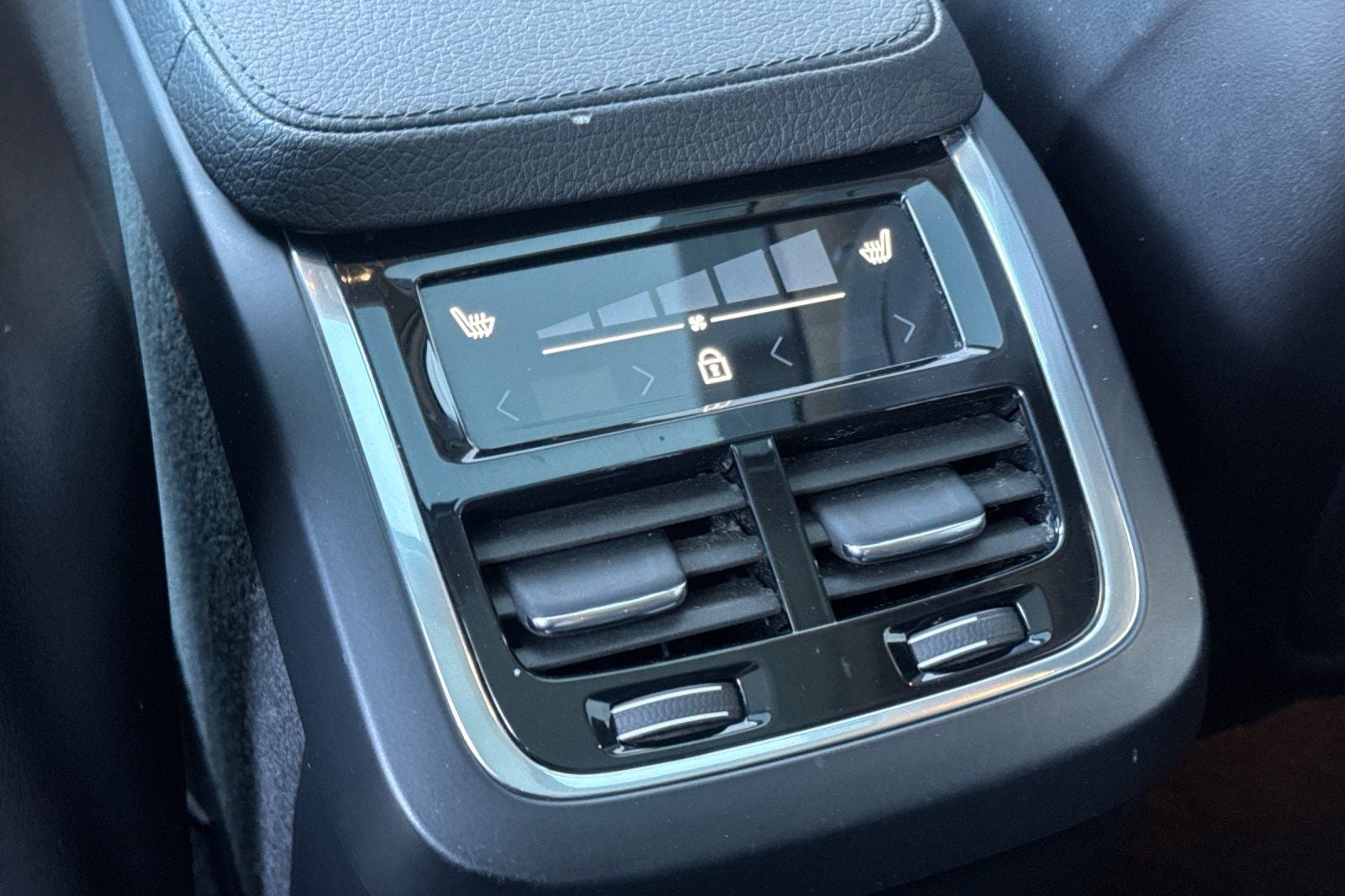 2022 Volvo XC90 T5 Momentum