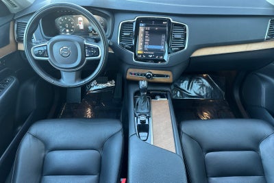 2022 Volvo XC90 T5 Momentum