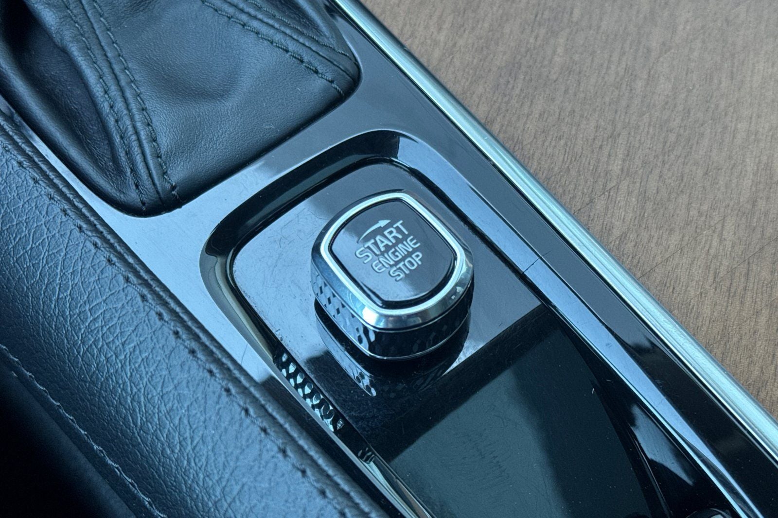 2022 Volvo XC90 T5 Momentum