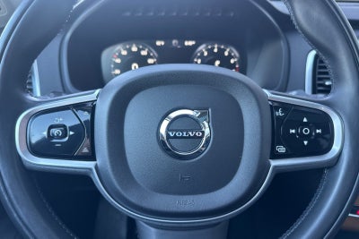 2022 Volvo XC90 T5 Momentum