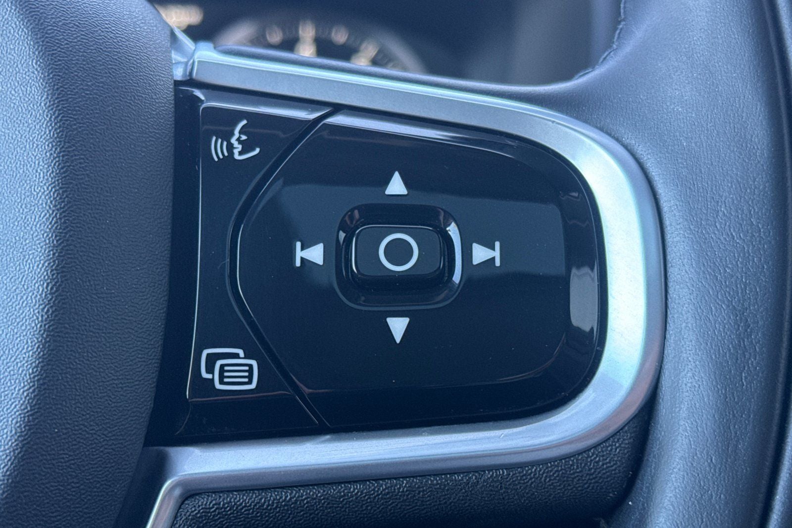 2022 Volvo XC90 T5 Momentum