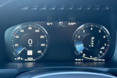 2022 Volvo XC90 T5 Momentum