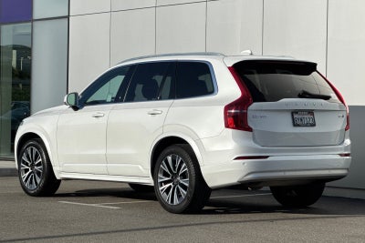 2022 Volvo XC90 T5 Momentum