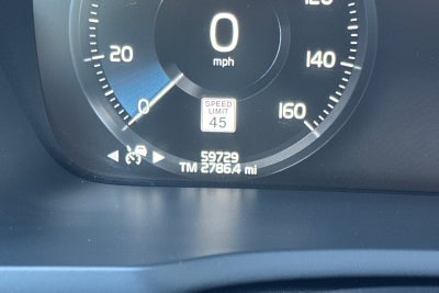 2022 Volvo XC90 T5 Momentum