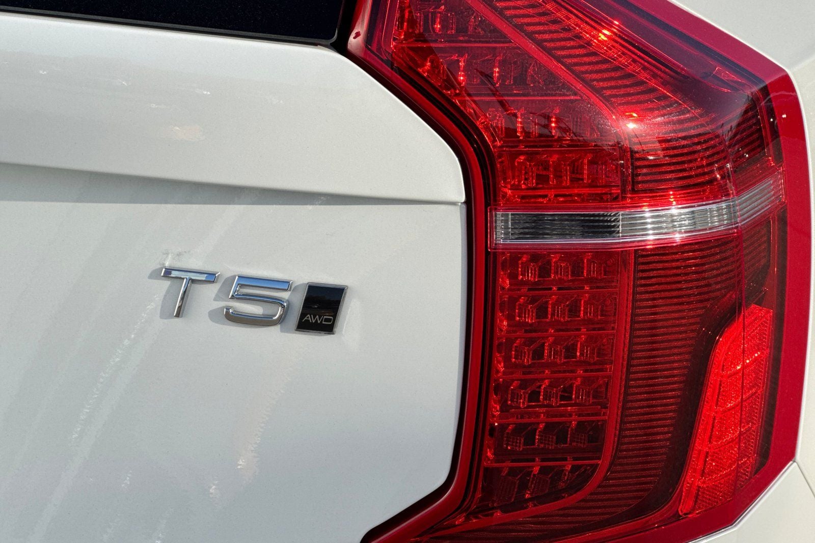 2022 Volvo XC90 T5 Momentum