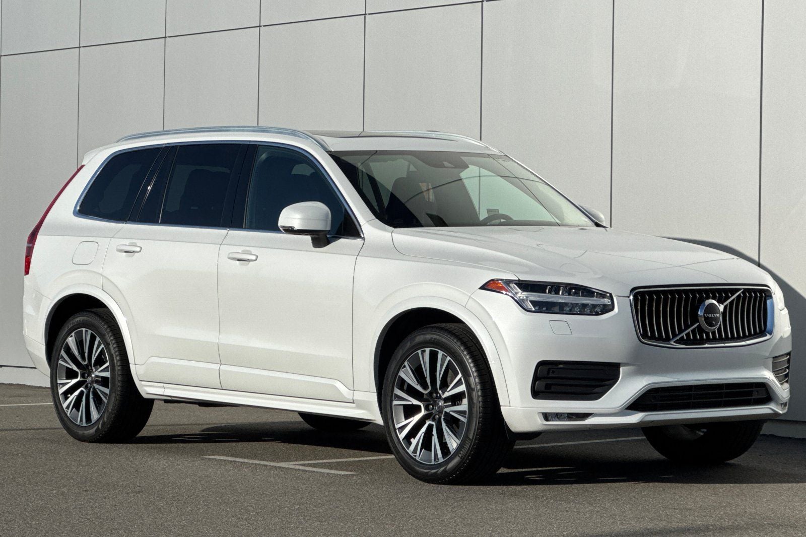 2022 Volvo XC90 T5 Momentum