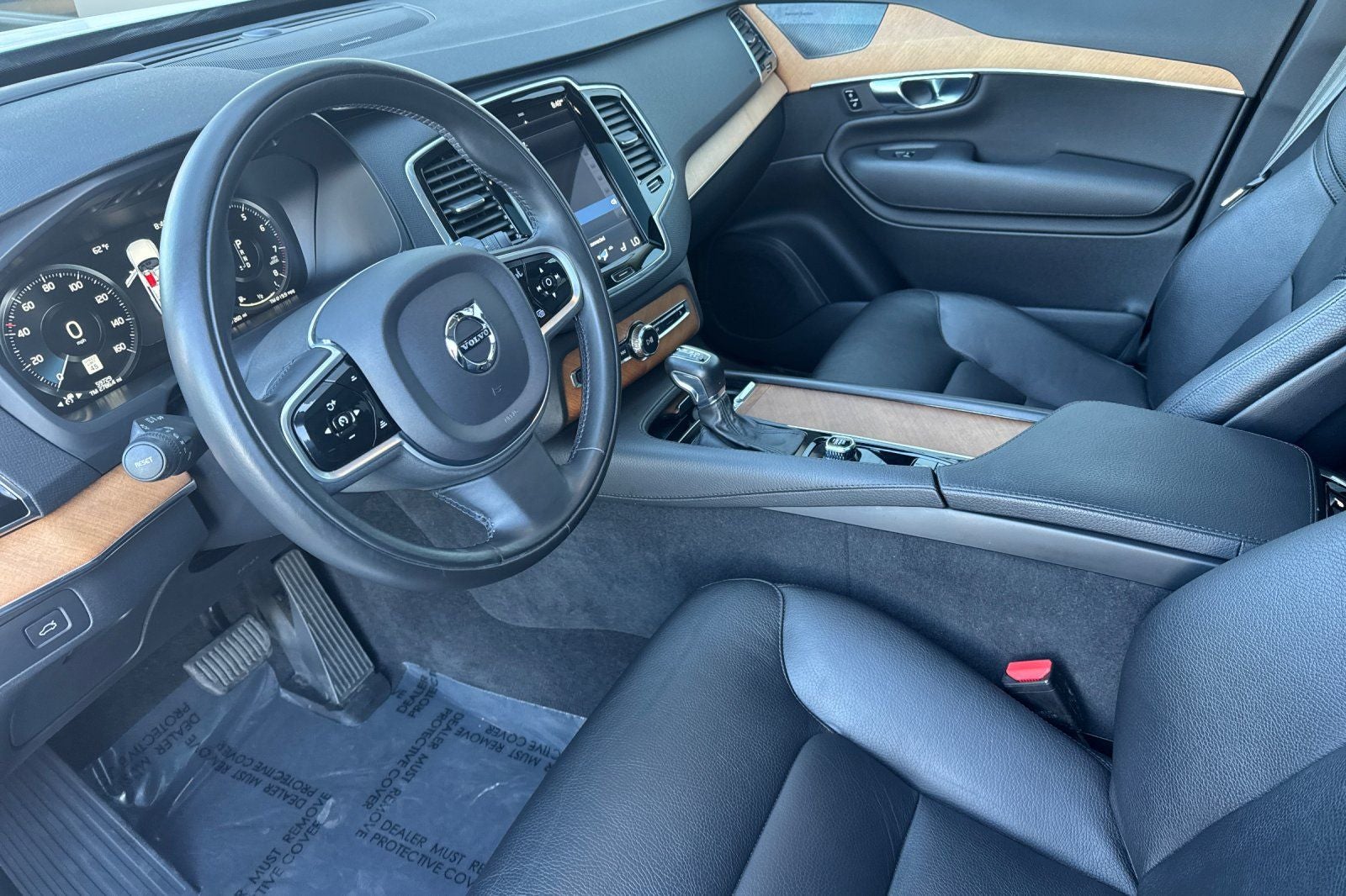 2022 Volvo XC90 T5 Momentum